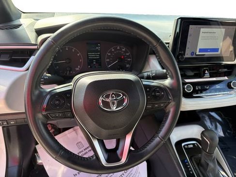 Used 2023 Toyota Corolla SE w/ SE Premium Package image 15