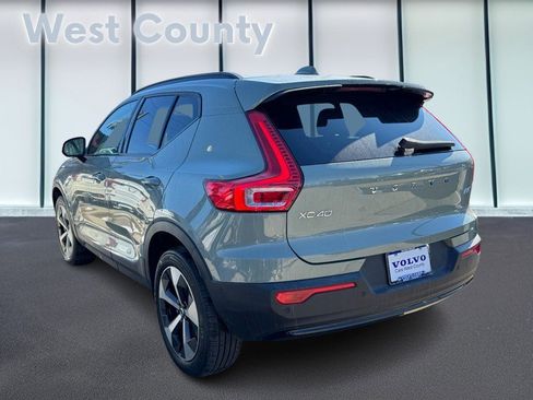 Certified 2023 Volvo XC40 B5 Plus w/ Driver Assist Package image 7