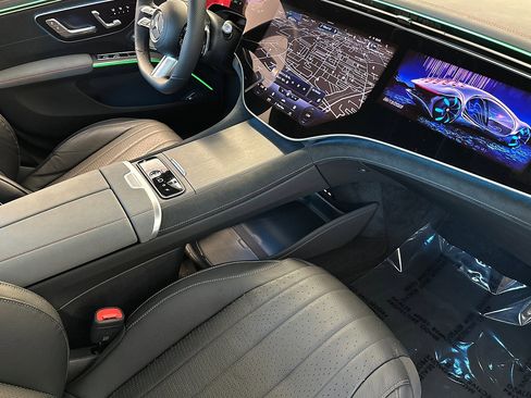 Used 2022 Mercedes-Benz EQS 580 4MATIC Sedan image 18