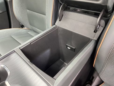 New 2026 GMC Acadia AT4 w/ Luxury Package AWD/4WD image 19
