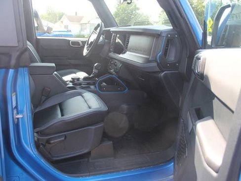 Used 2024 Ford Bronco Black Diamond image 17