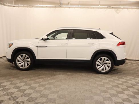 Used 2022 Volkswagen Atlas Cross Sport SE AWD/4WD image 2