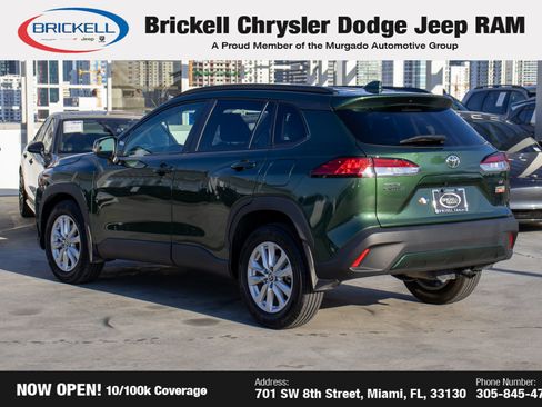 Used 2024 Toyota Corolla Cross LE image 7