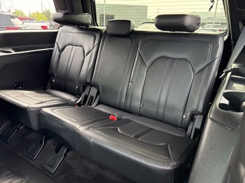 Used 2018 Ford Expedition Limited AWD/4WD image 25