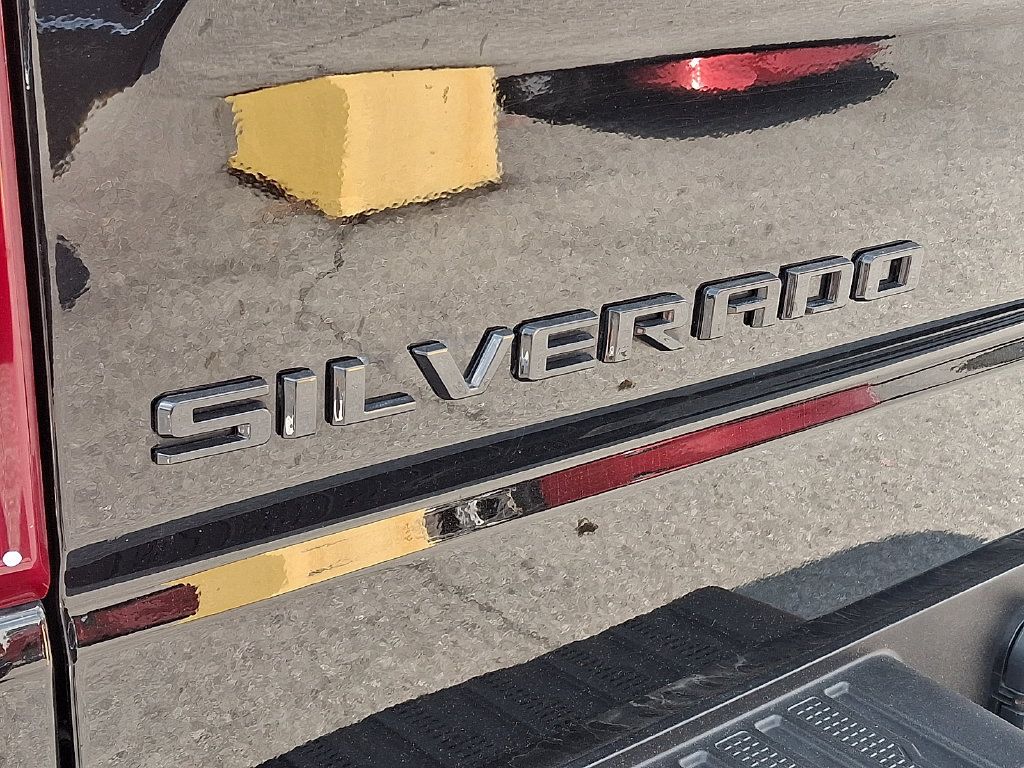 Used 2022 Chevrolet Silverado 1500 RST w/ Convenience Package II AWD/4WD image 31