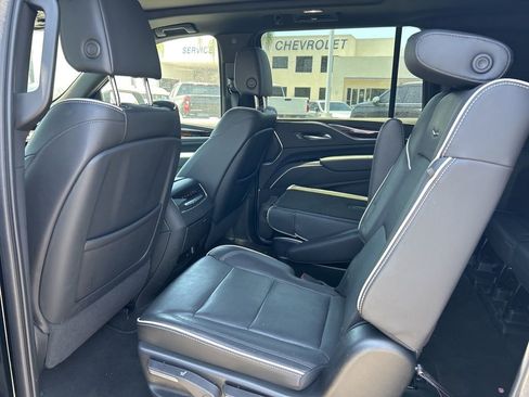Used 2022 Cadillac Escalade ESV Premium Luxury RWD image 10
