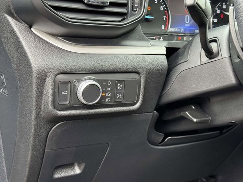 Used 2020 Ford Explorer XLT w/ Comfort Package AWD/4WD image 10
