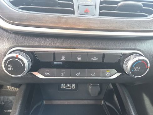 Used 2024 Nissan Altima 2.5 SV image 25