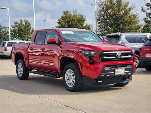 Used 2025 Toyota Tacoma SR5 image 2