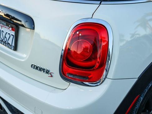Used 2019 MINI Cooper S image 11