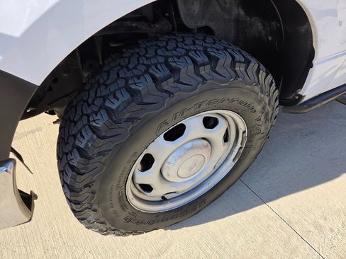 Used 2014 Ford F150 XL w/ Equipment Group 101A Mid AWD/4WD image 21
