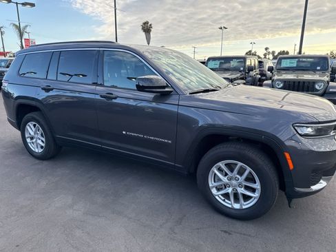 Used 2025 Jeep Grand Cherokee L Laredo RWD image 10