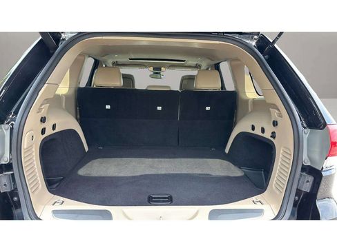 Used 2019 Jeep Grand Cherokee Limited AWD/4WD image 9