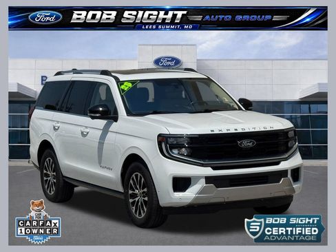 Used 2025 Ford Expedition Platinum AWD/4WD image 1
