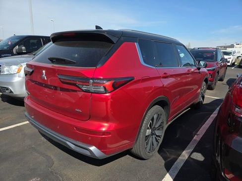 Used 2025 Mitsubishi Outlander SEL image 4