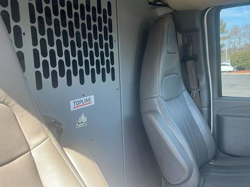 Used 2021 Chevrolet Express 2500 w/ Driver Convenience Package RWD image 9