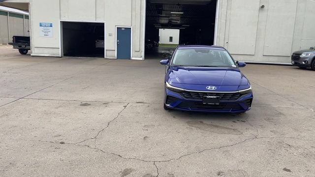Used 2024 Hyundai Elantra SEL FWD image 3