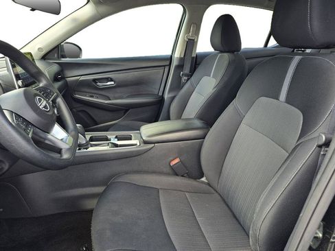 Used 2024 Nissan Sentra SV FWD image 5