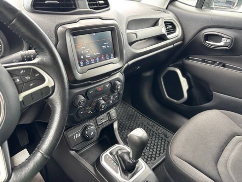Used 2020 Jeep Renegade Latitude w/ Cold Weather Group AWD/4WD image 60