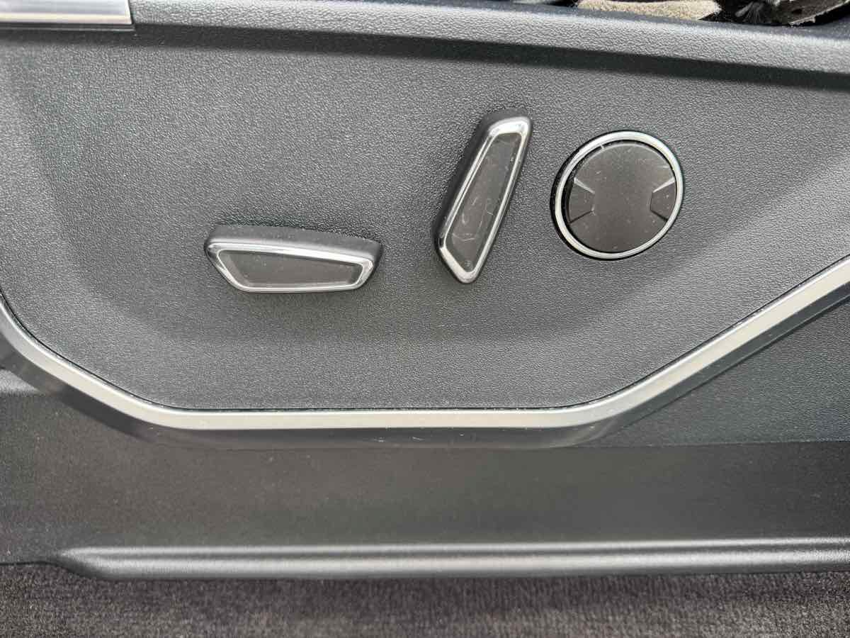 Used 2021 Ford F150 Raptor w/ Equipment Group 801A High AWD/4WD image 16