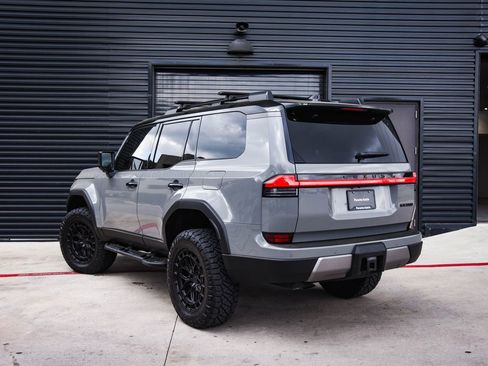 Used 2025 Lexus GX 550 image 3