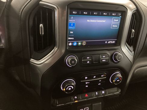 Used 2020 Chevrolet Silverado 1500 LT AWD/4WD image 13