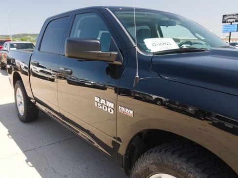 Used 2017 RAM 1500 Classic SLT image 11