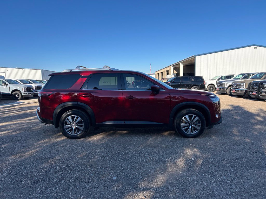 Used 2025 Nissan Pathfinder SL FWD image 7