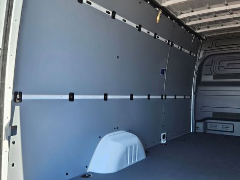 Used 2024 Mercedes-Benz eSprinter 170 Cargo image 33