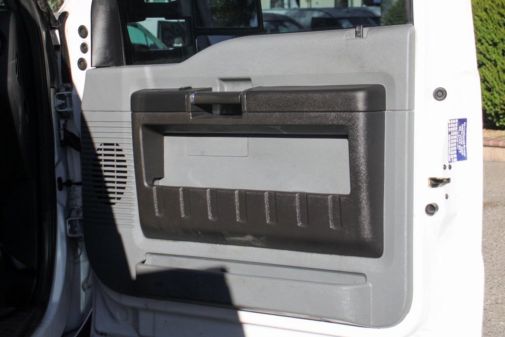 Used 2016 Ford F550 2WD Crew Cab Super Duty image 34
