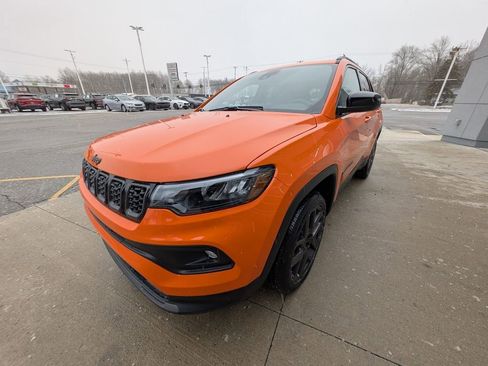 New 2026 Jeep Compass Latitude image 9