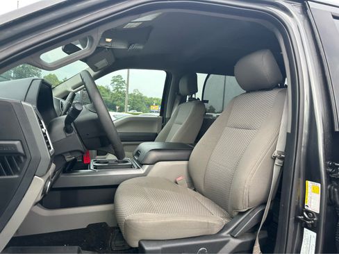 Used 2018 Ford F350 XLT w/ XLT Premium Package AWD/4WD image 11