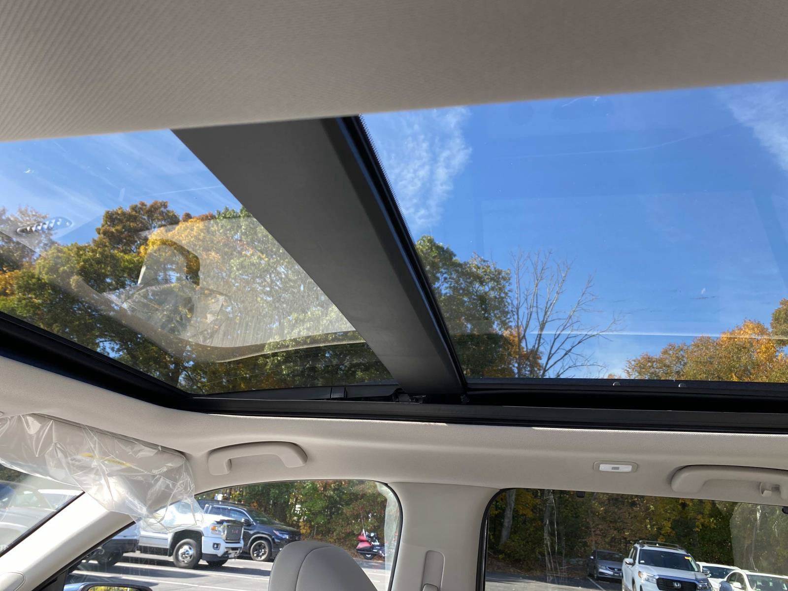 New 2026 Honda Pilot Touring image 9