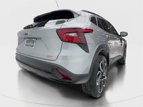 Used 2025 Chevrolet Trax RS w/ Sunroof Package image 7