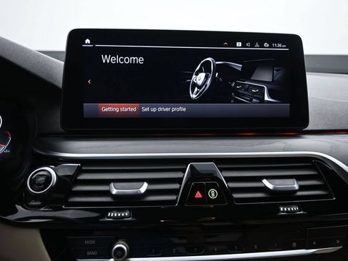 Used 2022 BMW 530i w/ Convenience Package RWD image 17