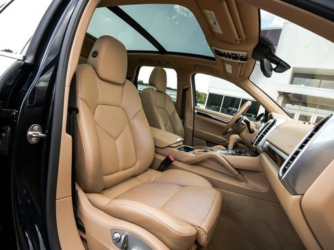 Used 2016 Porsche Cayenne S AWD/4WD image 47