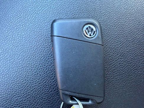 Used 2020 Volkswagen Atlas Cross Sport SEL Premium R-Line image 33