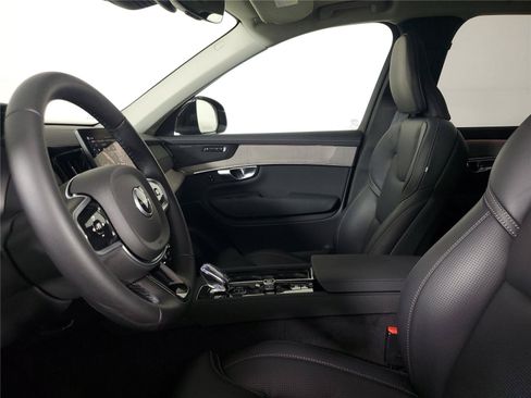 Certified 2026 Volvo XC90 B6 Ultra AWD/4WD image 19