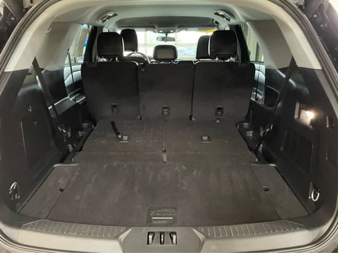 Used 2023 Ford Explorer XLT w/ Equipment Group 202A AWD/4WD image 28