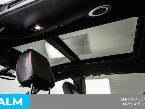 Used 2025 Chrysler Pacifica Limited FWD image 48