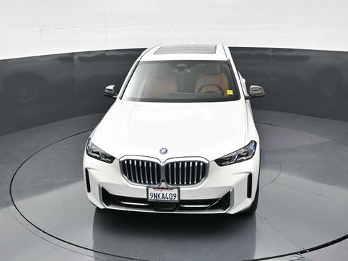Used 2025 BMW X5 xDrive50e w/ Executive Package AWD/4WD image 18