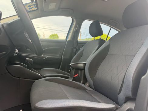 Used 2023 Nissan Versa SV FWD image 10
