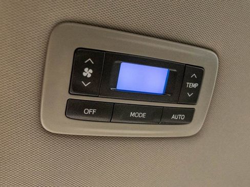 Used 2017 Toyota Sienna XLE w/ XLE Navigation Package AWD/4WD image 32