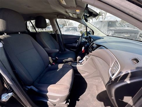 Used 2022 Chevrolet Trax LS w/ Tint and Cruise Package image 26