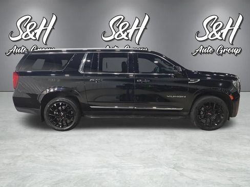 Used 2023 GMC Yukon XL SLT w/ SLT Premium Package AWD/4WD image 9