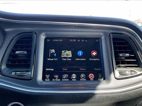 Used 2016 Dodge Challenger SRT image 31