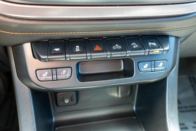 Used 2022 GMC Canyon AT4 AWD/4WD image 25