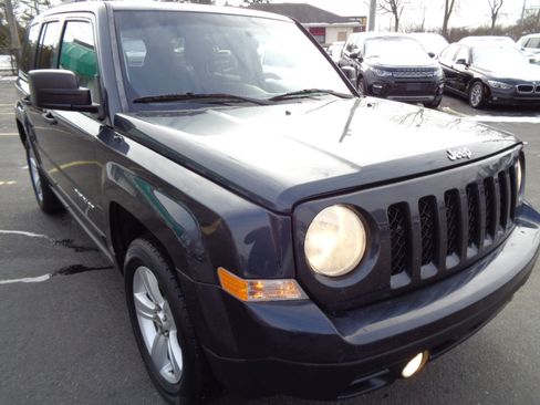 Used 2014 Jeep Patriot Sport w/ Tire & Wheel Group image 8