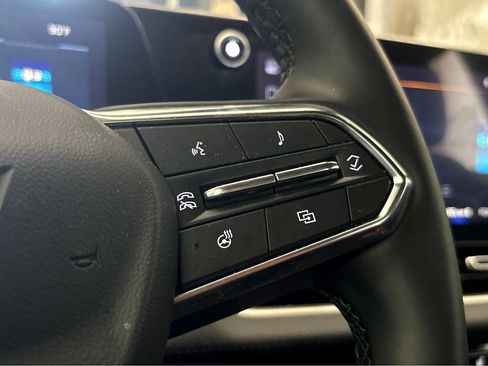 Used 2026 Chevrolet Equinox LT FWD image 18