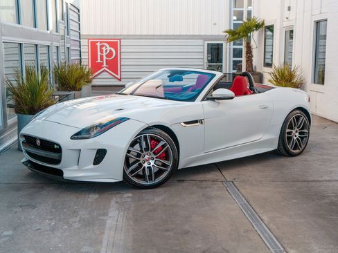 Used 2017 Jaguar F-TYPE R AWD/4WD image 2
